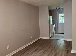 7 - Chalet Village 1615-1619 Farmer, Murray, KY 42071