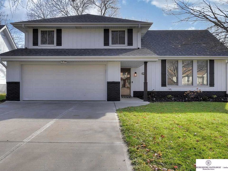 1st image of 2617 S 152nd Cir