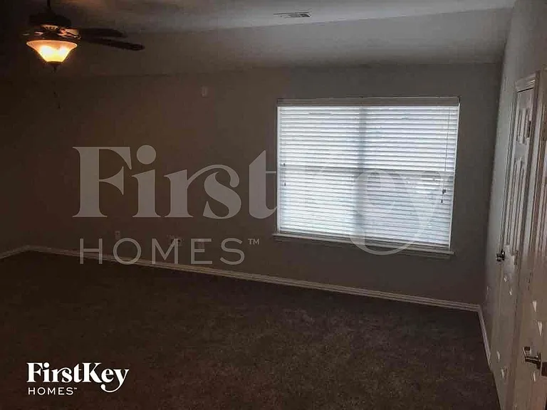 14623 Castle Cove Ln — Photo 21