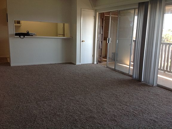 3rd image of 404 Marshall Ct NW Unit 7
