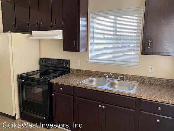 3rd image of 320 B St APT A