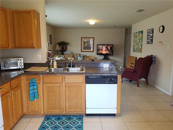3rd image of 2605 Buckskin Dr