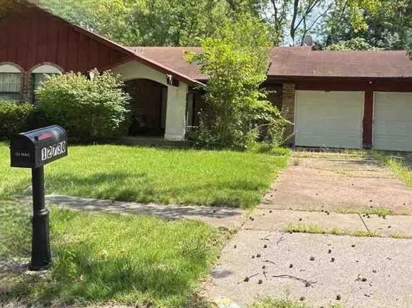 12730 Needle Point Ct, Florissant, MO 63033