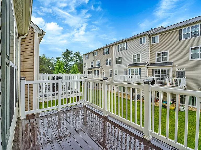 25218 Briargate Ter — Photo 38