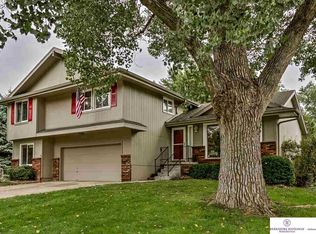 6015 S 110th St, Omaha, NE 68137