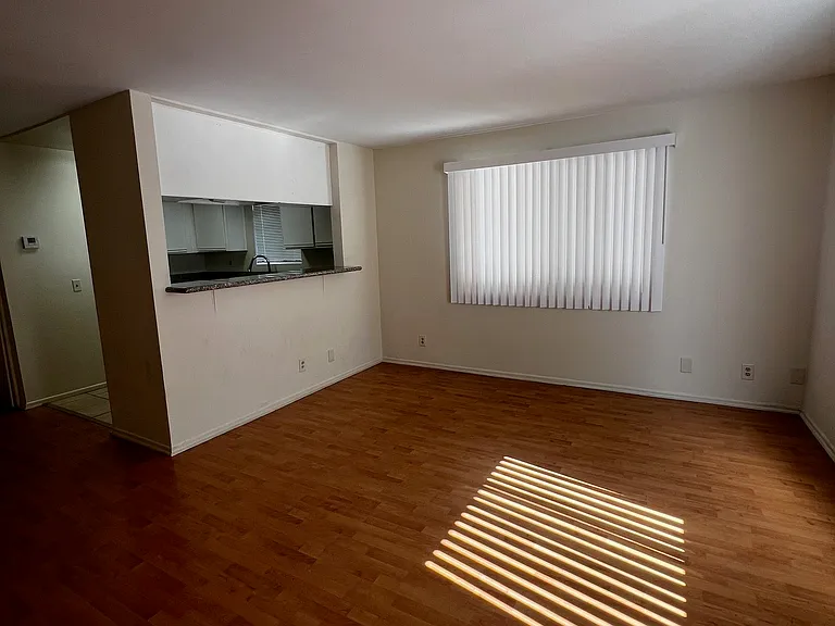 235 N Verdugo Rd #5B — Photo 1