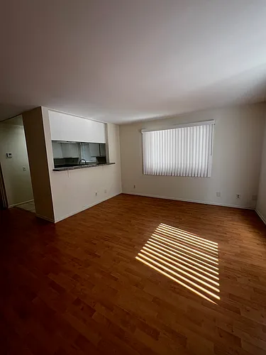 235 N Verdugo Rd #5B Photo 1