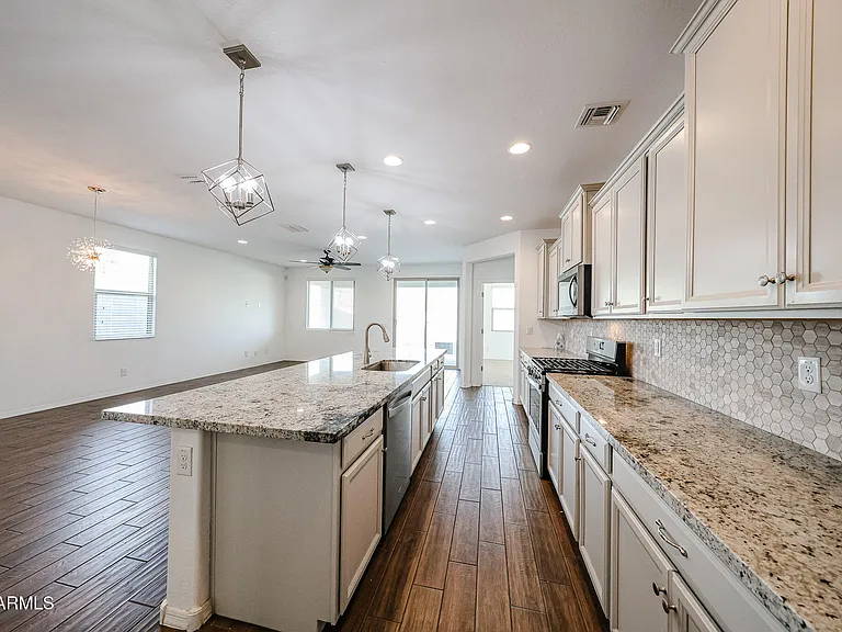 2306 E Branham Ln — Photo 13