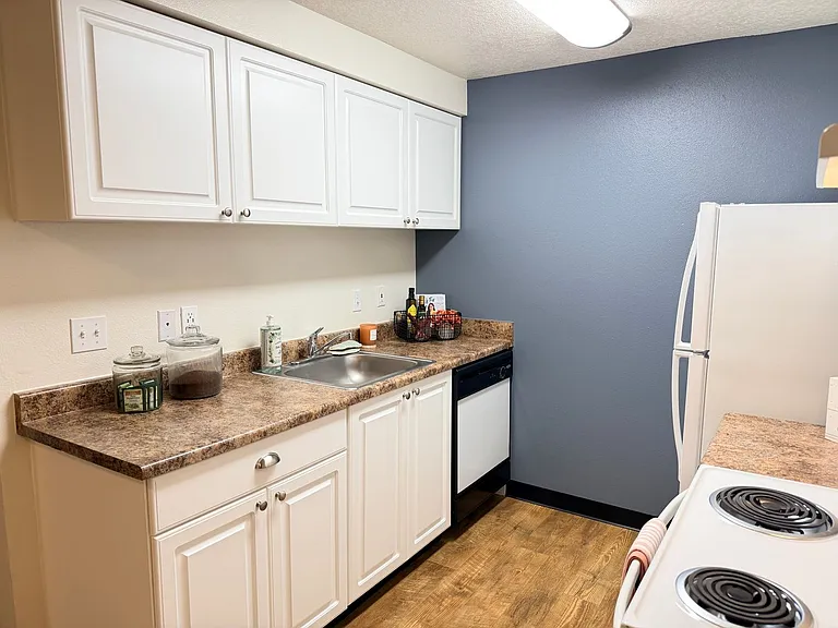 The Heights Apartments — Photo 30