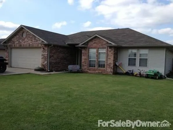 1009 W Oak St, Stroud, OK 74079