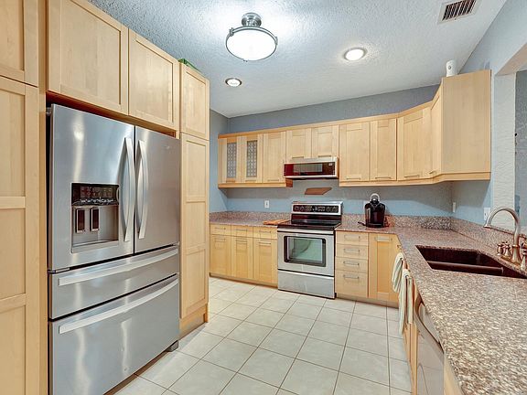3rd image of 5560 NW 90th Terrace