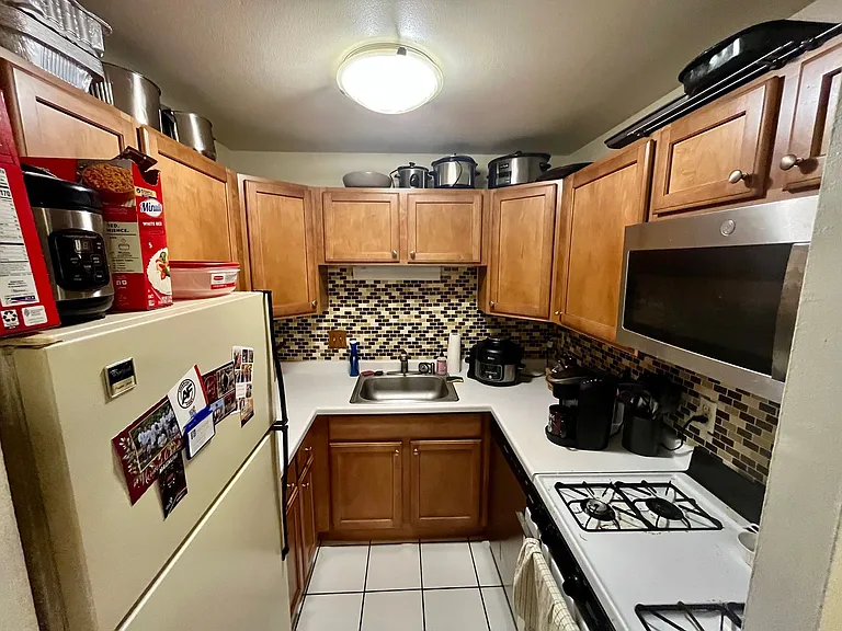 3445 N Oakland Ave — Photo 29