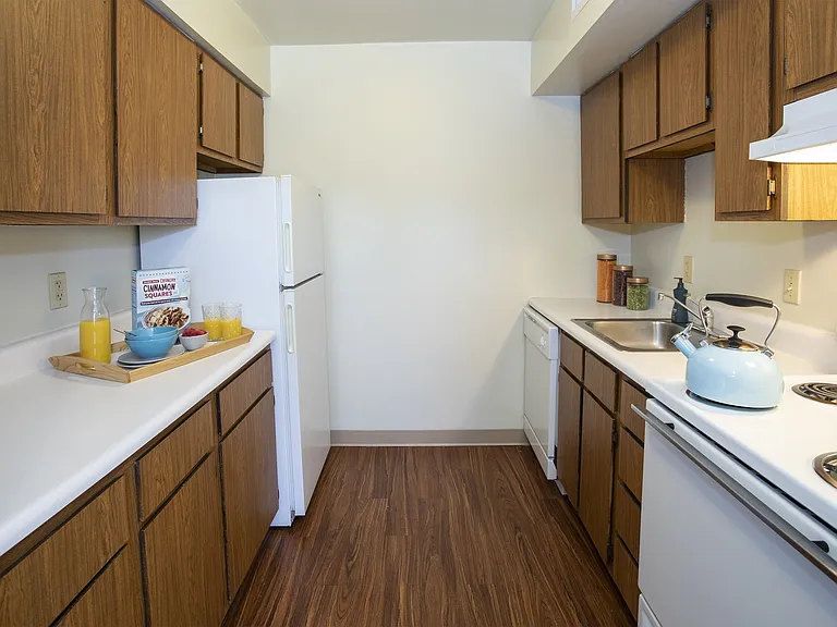 Forest Apartments — Photo 3