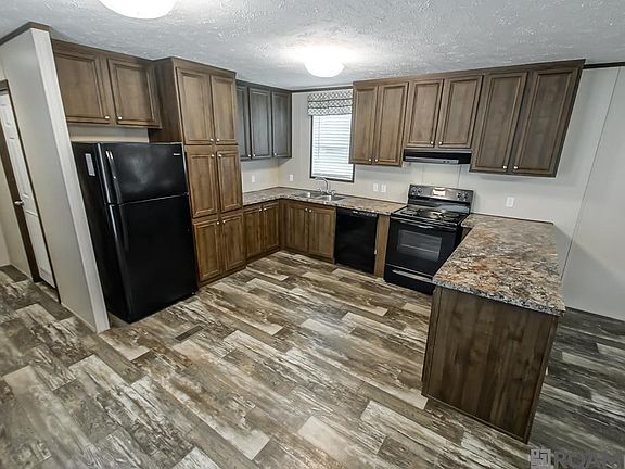 3rd image of 30776 Weiss Rd