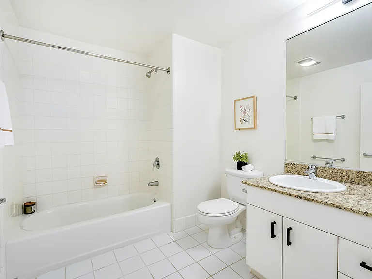 260 King St #263 — Photo 18