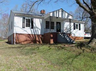 512 W 8th St, Siler City, NC 27344
