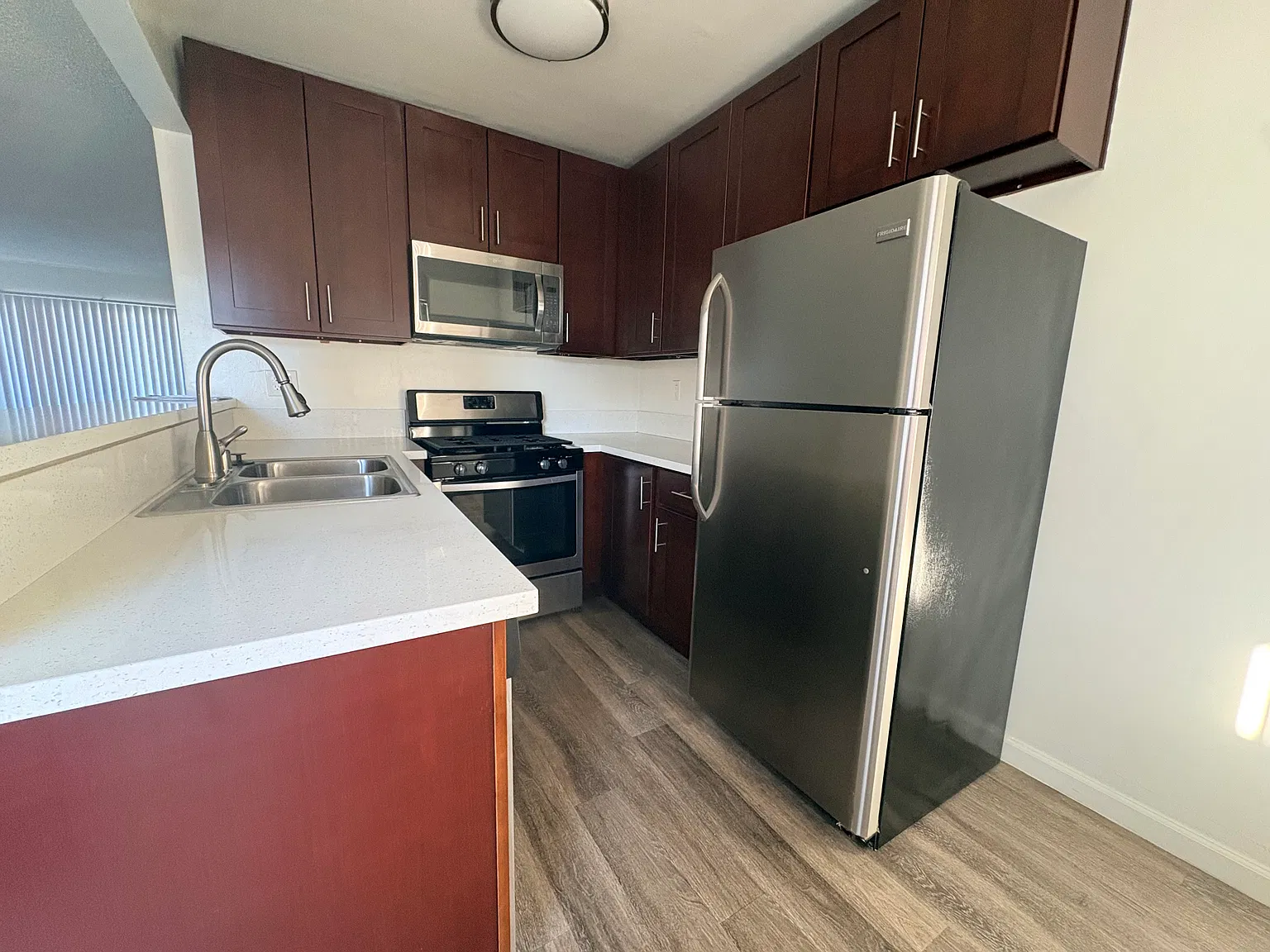 1 bed, 700 sqft, $1,850 — Photo 3