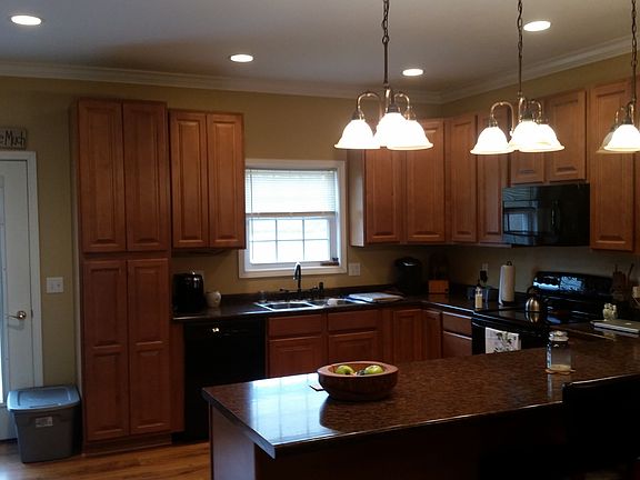 5th image of 92 Hall Valley Ct