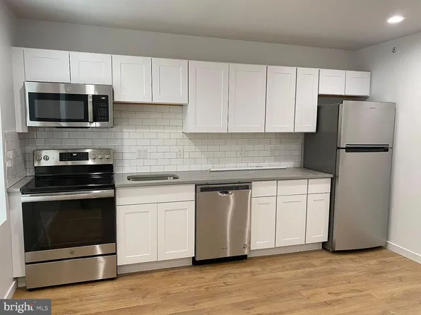 2904 Poplar St Floor 3, Philadelphia, PA 19130
