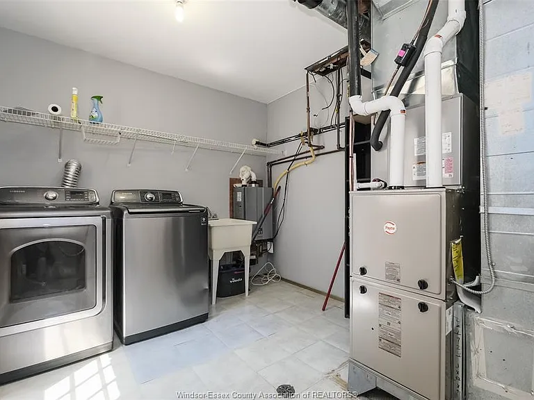 2643 Carissa Ave #LOWER — Photo 11