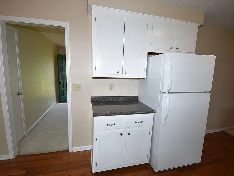 3049 Westchester Dr — Photo 8