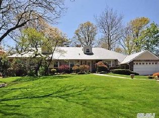 179 Woodside Dr, Hewlett, NY 11557
