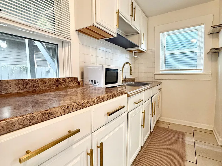 1872 W 44th St #2 — Photo 7
