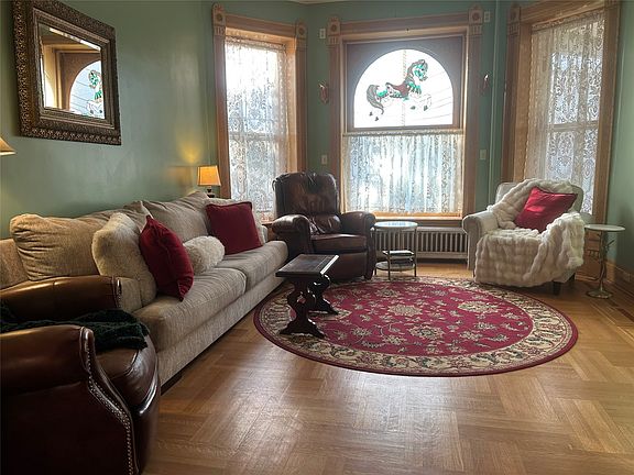 4th image of 608 N Ewing St