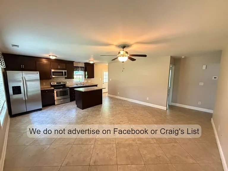 918 Carolina Ave — Photo 2