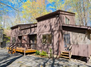 95 N Fairway Dr, Lake Ariel, PA 18436
