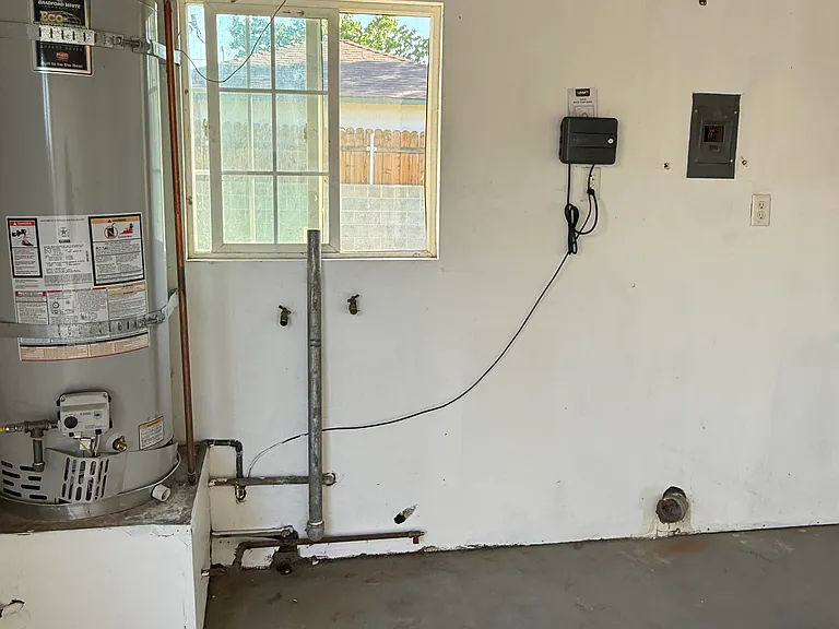 1024 Doyle St — Photo 13