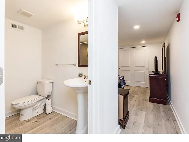 1616 Brown St #1 — Photo 13