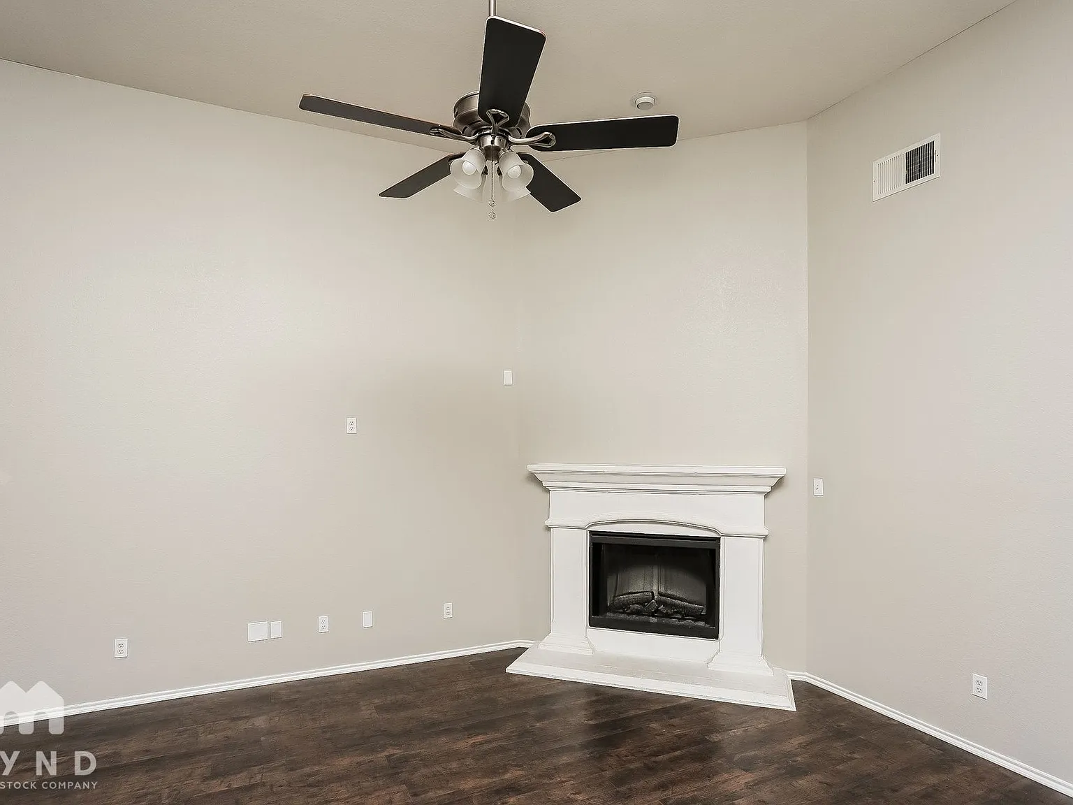 3 bed, 2.0 bath, 1634 sqft, $2,035 — Photo 4