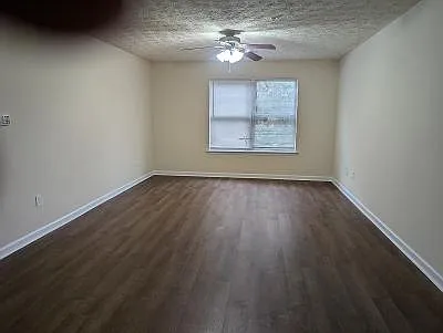 3 bed, 1232 sqft, $1,700 — Photo 4