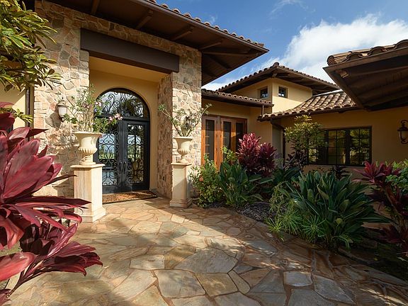 3rd image of 104 Anapuni Loop