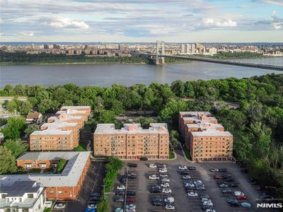 2335 Hudson Ter APT D10, Fort Lee, NJ, 07024