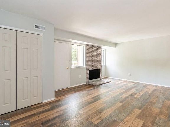 3rd image of 44 Harwood Ln #Dd