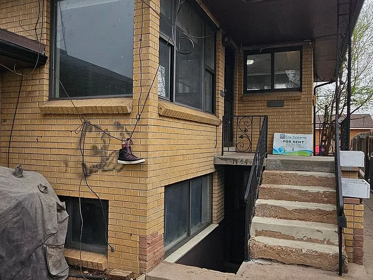 1136 Akron St — Photo 32