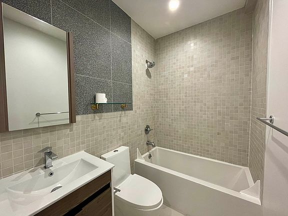 3rd image of 322 E 93rd St APT 4B