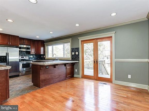 3rd image of 13805 Wanegarden Dr