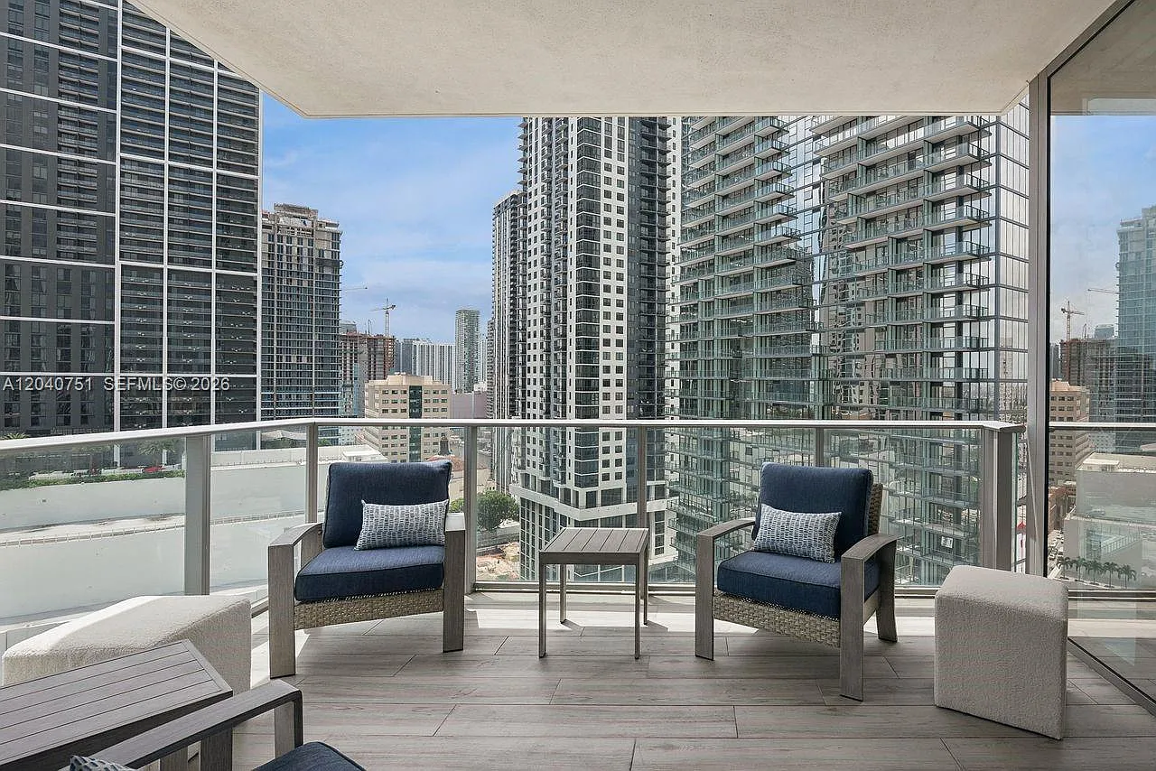 Paramount Miami Worldcente — Photo 3