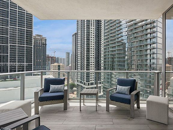 3rd image of 851 NE 1st Ave APT 1711