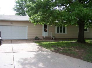 1008 Lorna Ln, Newton, KS 67114