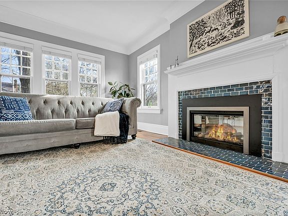 5th image of 2885 Edgehill Rd