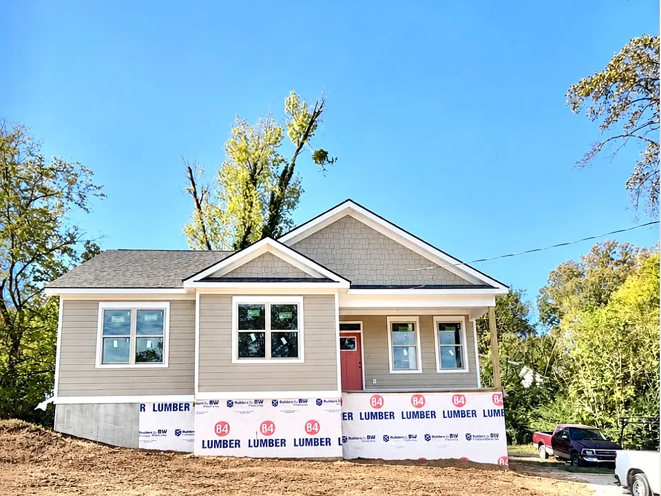 707 Woodmore
