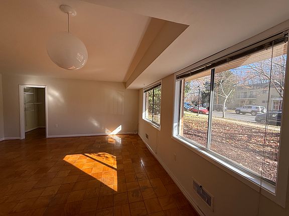 3rd image of 10644 Weymouth St APT 4