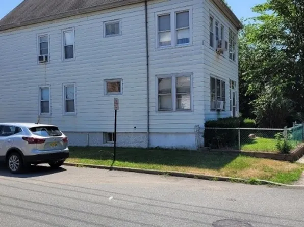 437 River Dr, Elmwood Park Boro, NJ 07407