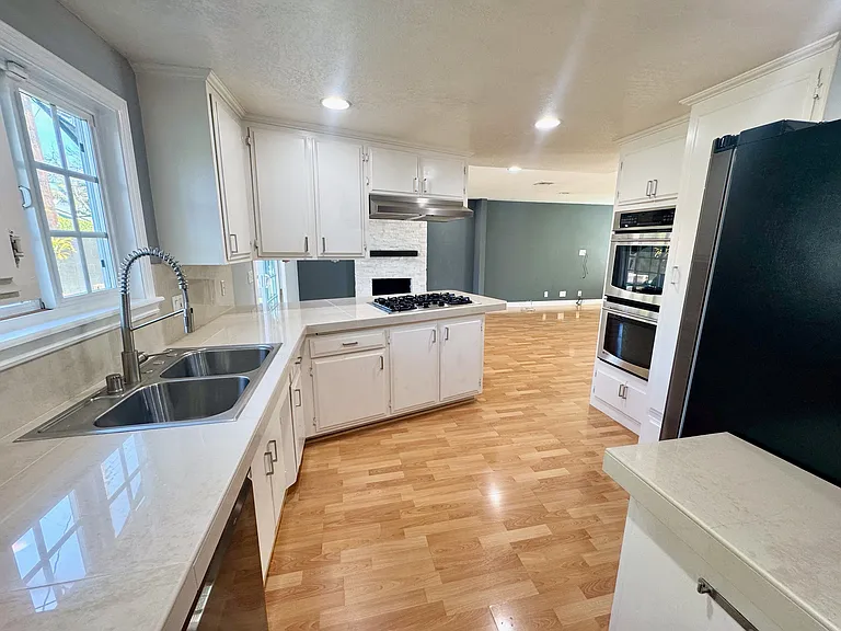 6501 Corrine Cir — Photo 10