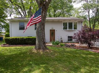 322 S 18th St, Chesterton, IN 46304