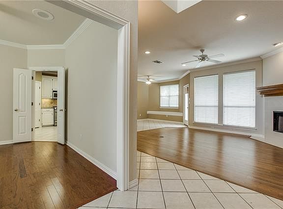 4th image of 1672 Oak Creek Dr